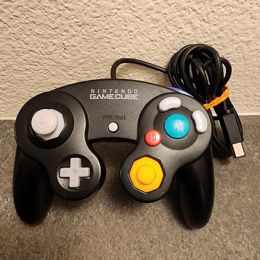Hardware - Gamecube System (Black) w/ 1 Pad & Cables - Nintendo